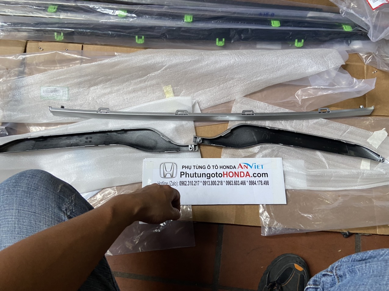 Ốp viền cản sau xe Honda CRV 2021-2023